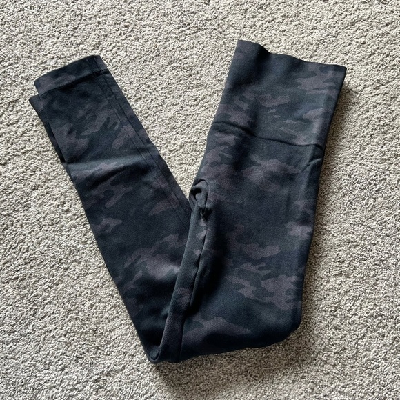 Spanx Look At Me Now Leggings Size M High Rise Camouflage Seamless Shapewear - Picture 4 of 4